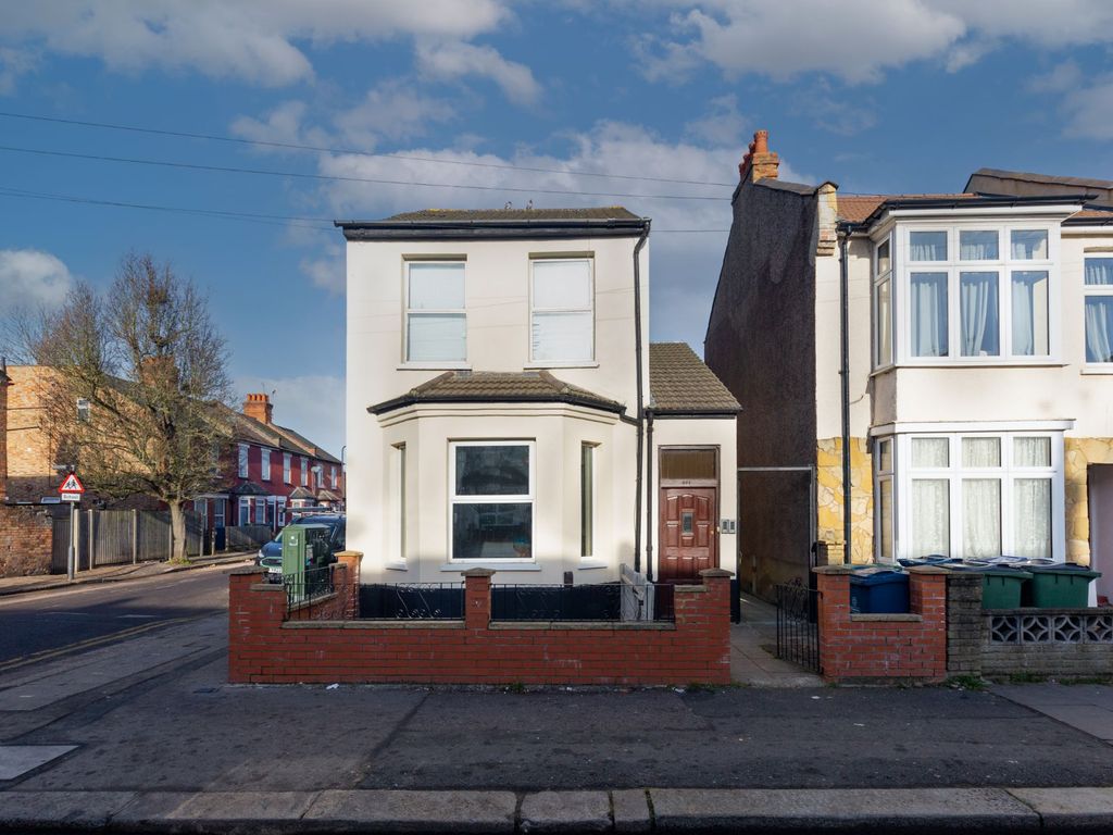 2 bed flat for sale in Graham Road, Harrow HA3 Zoopla