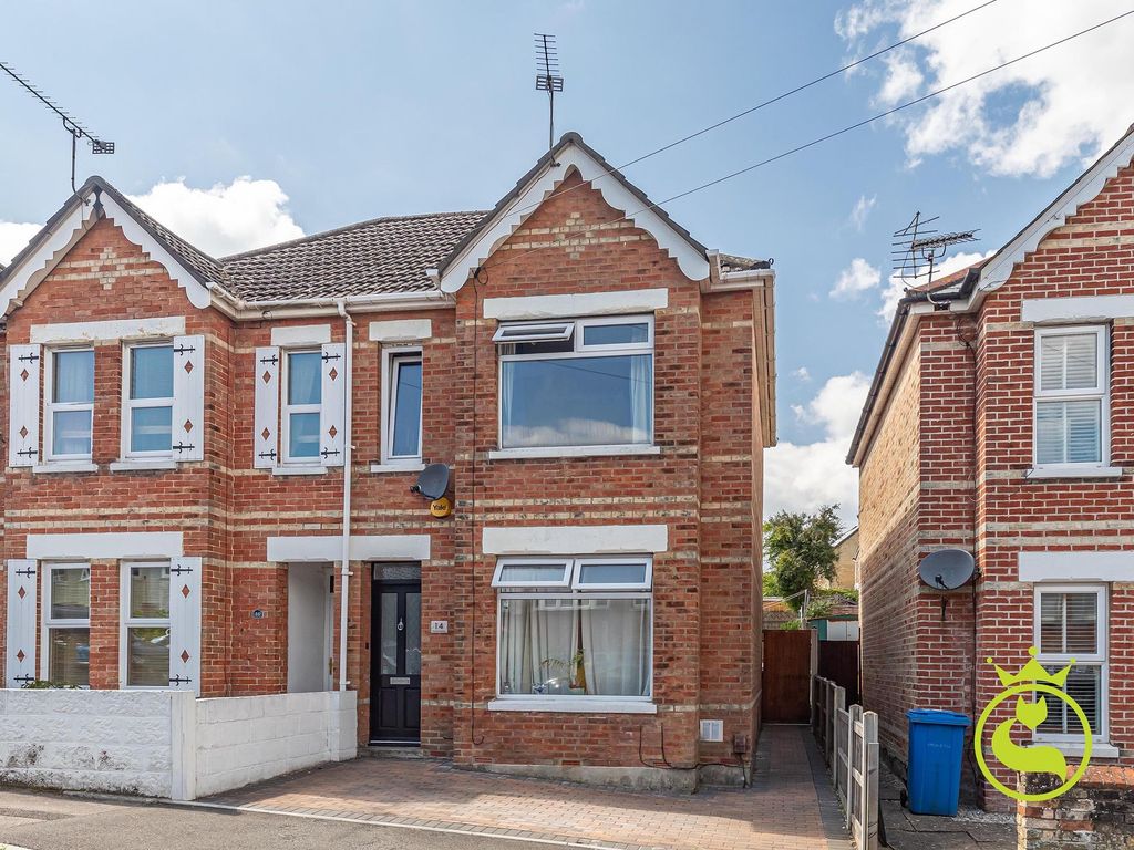 3 bed semidetached house for sale in Francis Road, Poole BH12, £