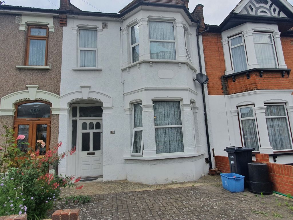4 bed terraced house to rent in Mortlake Road, Ilford, Essex IG1 Zoopla
