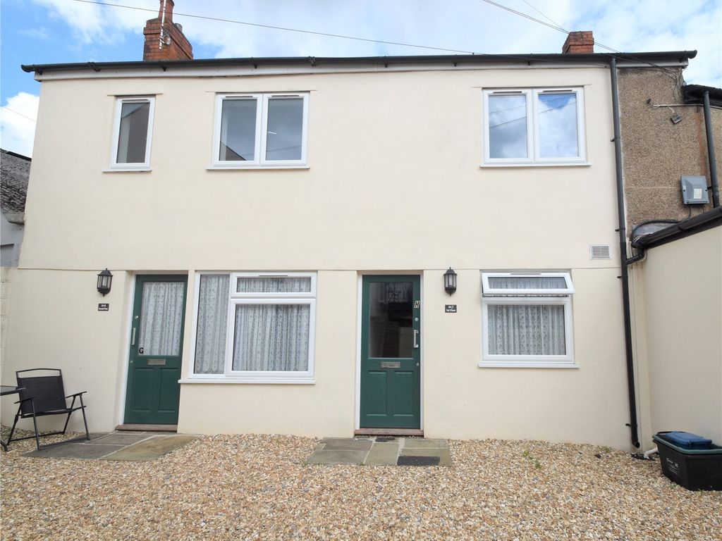 1 bed flat to rent in Bampton Street, Tiverton, Devon EX16, £595 pcm