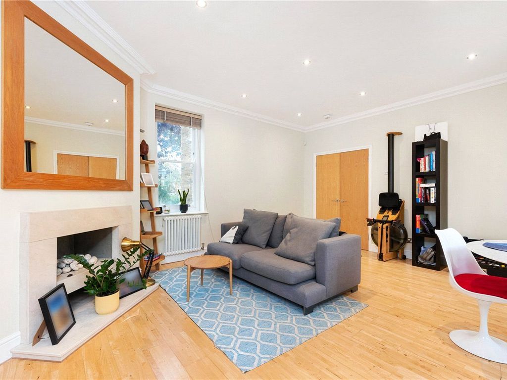 3 bed end terrace house to rent in Riversdale Road, London N5, £3,750