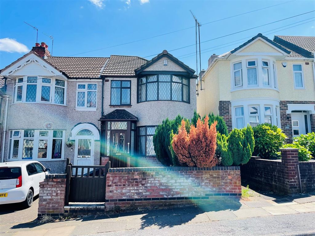 3 bed end terrace house for sale in Cranford Road, Chapelfields