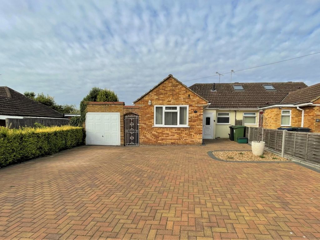 2 bed bungalow for sale in Westmead, Princes Risborough HP27 Zoopla