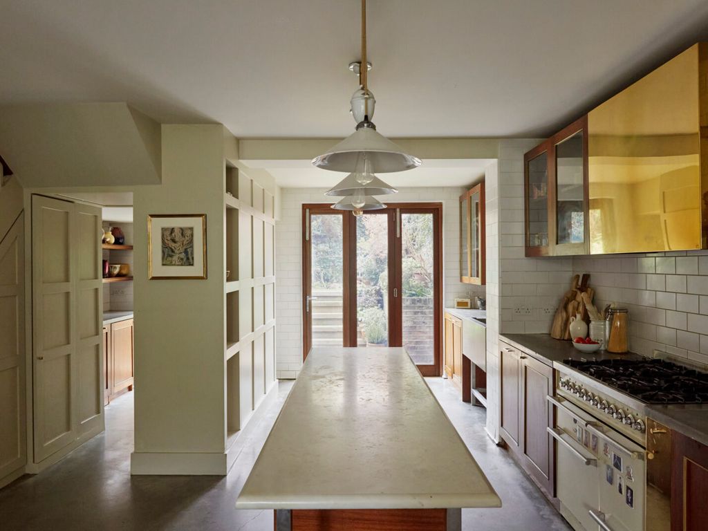 3 bed terraced house for sale in Lauriston Road, London E9 Zoopla