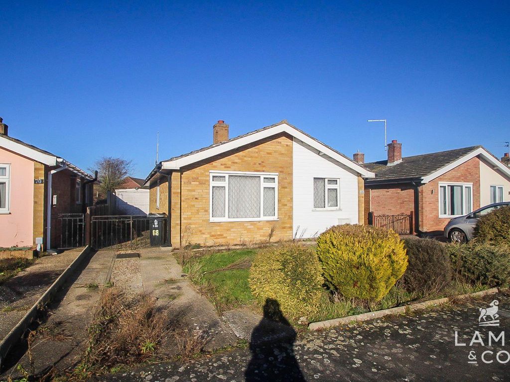 2 bed detached bungalow for sale in Woodlands Close, ClactonOnSea