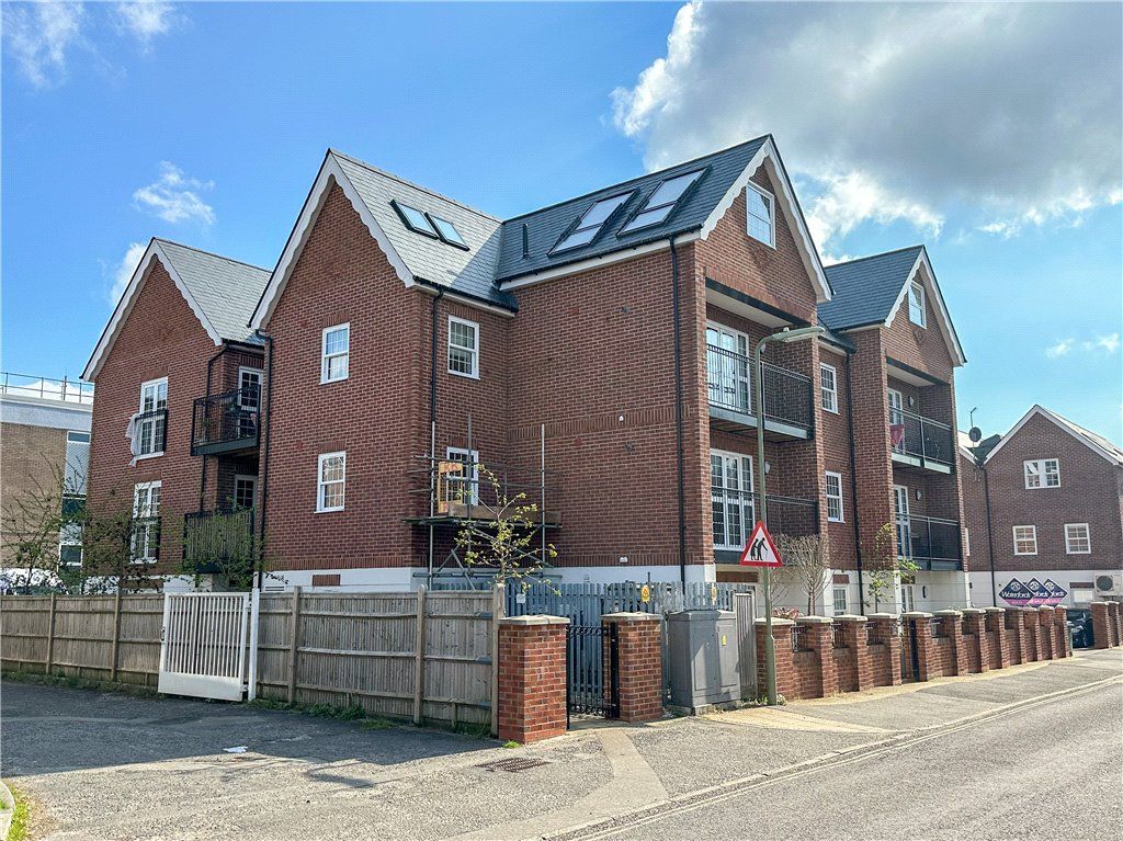 New home, 2 bed flat for sale in Church Road, Fleet, Hampshire GU51