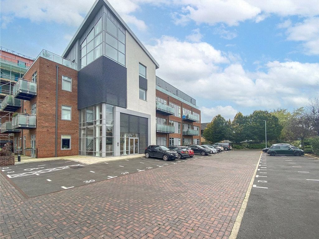 1 bed flat for sale in Broadwater Road, Welwyn Garden City