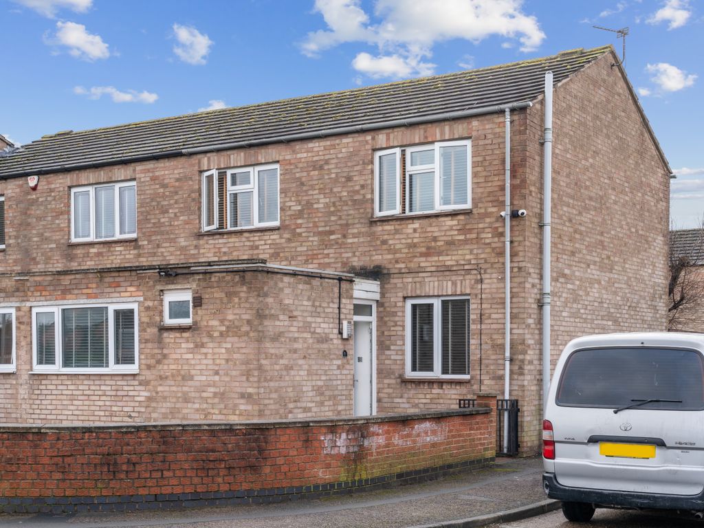 3 bed end terrace house for sale in Longleat Close, Leicester LE5, £300,000 Zoopla