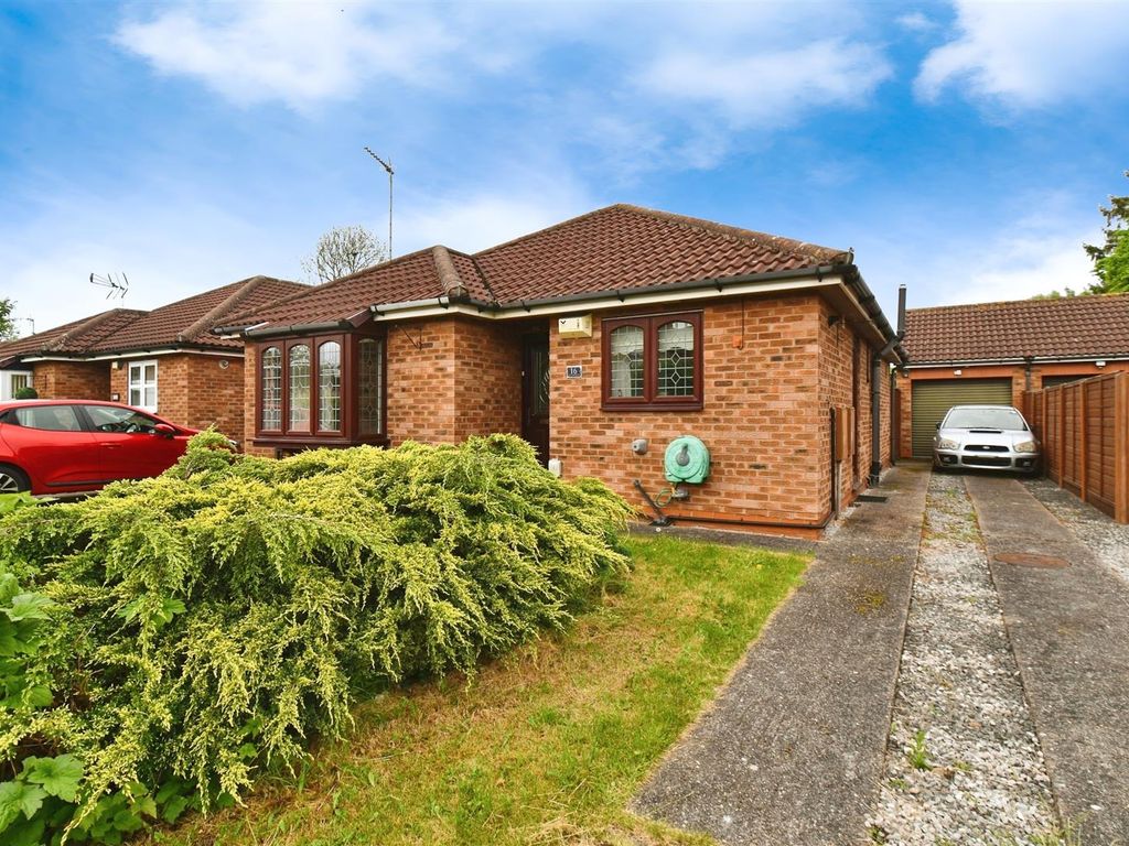 3 bed detached bungalow for sale in The Gardens, Tweendykes Road, Hull