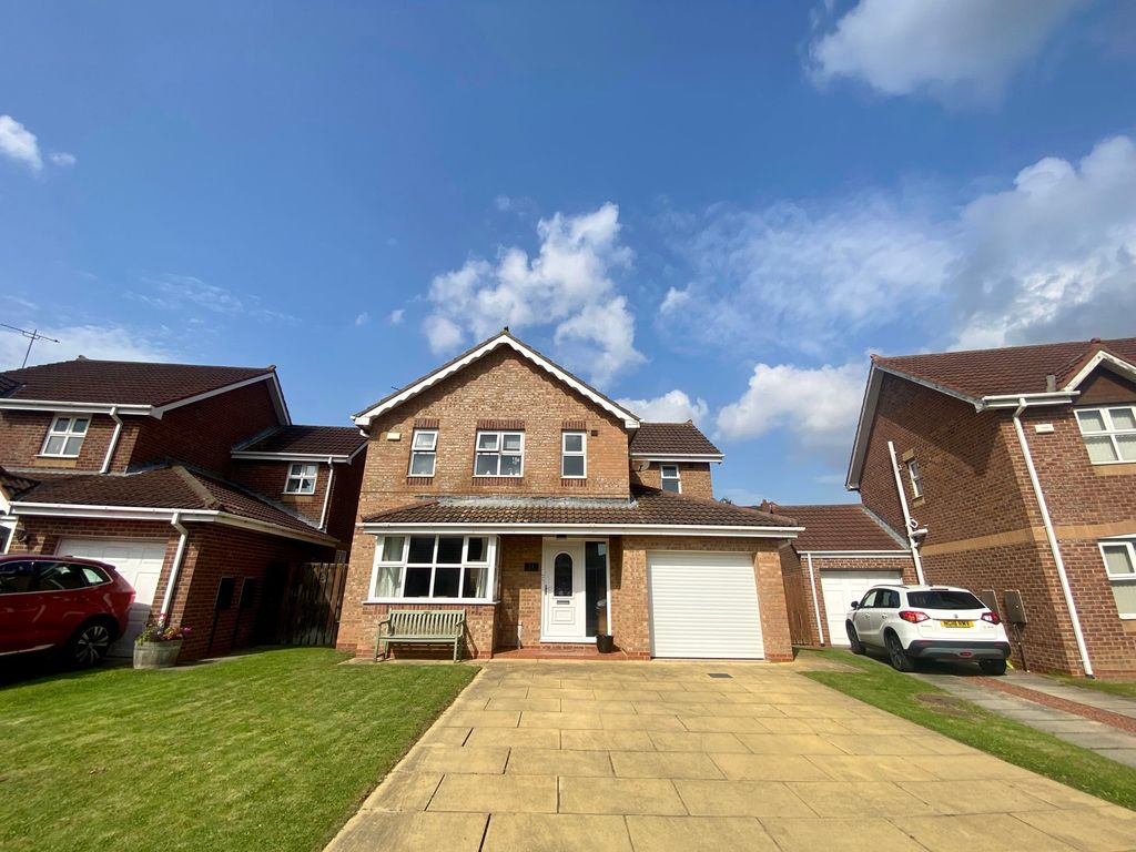 4 bed detached house for sale in Sylvias Close, Amble, Morpeth NE65, £