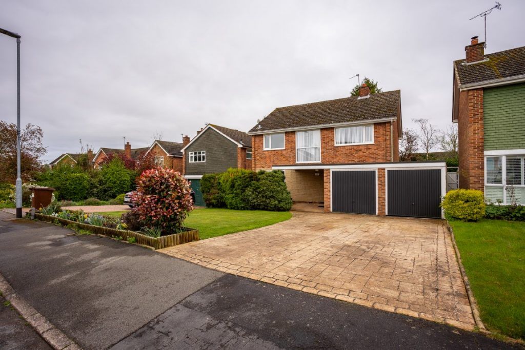 4 bed detached house for sale in All Saints Road, Thurcaston, Leicester