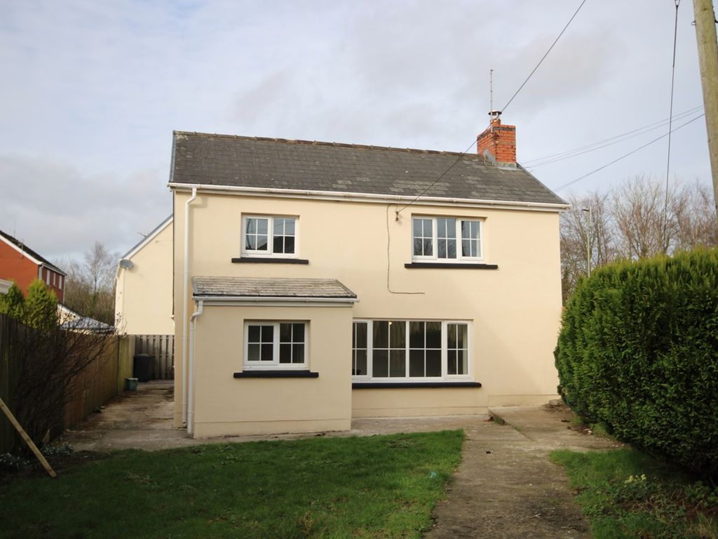 2 bed detached house for sale in Manmoel Road, Crumlin, Newport NP11, £310,000 Zoopla