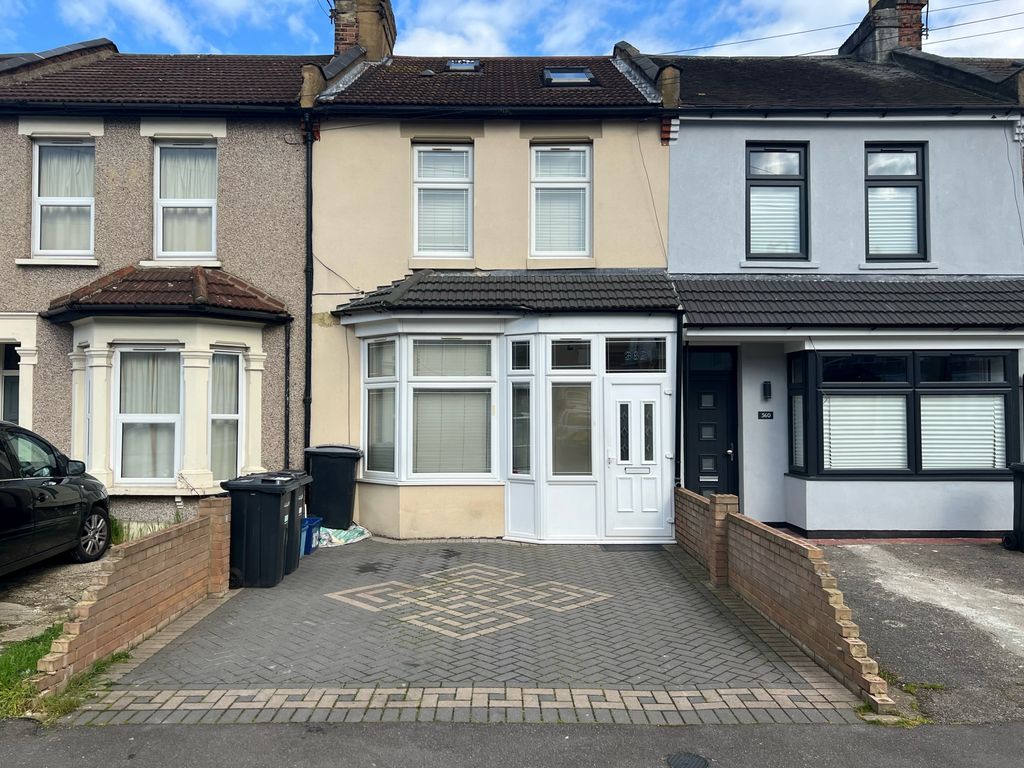 5 bed terraced house for sale in Thorold Road, Ilford IG1 Zoopla
