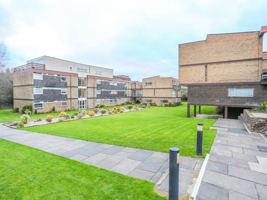 2 bed flat for sale in Brandhall Court, Wolverhampton Road, Oldbury