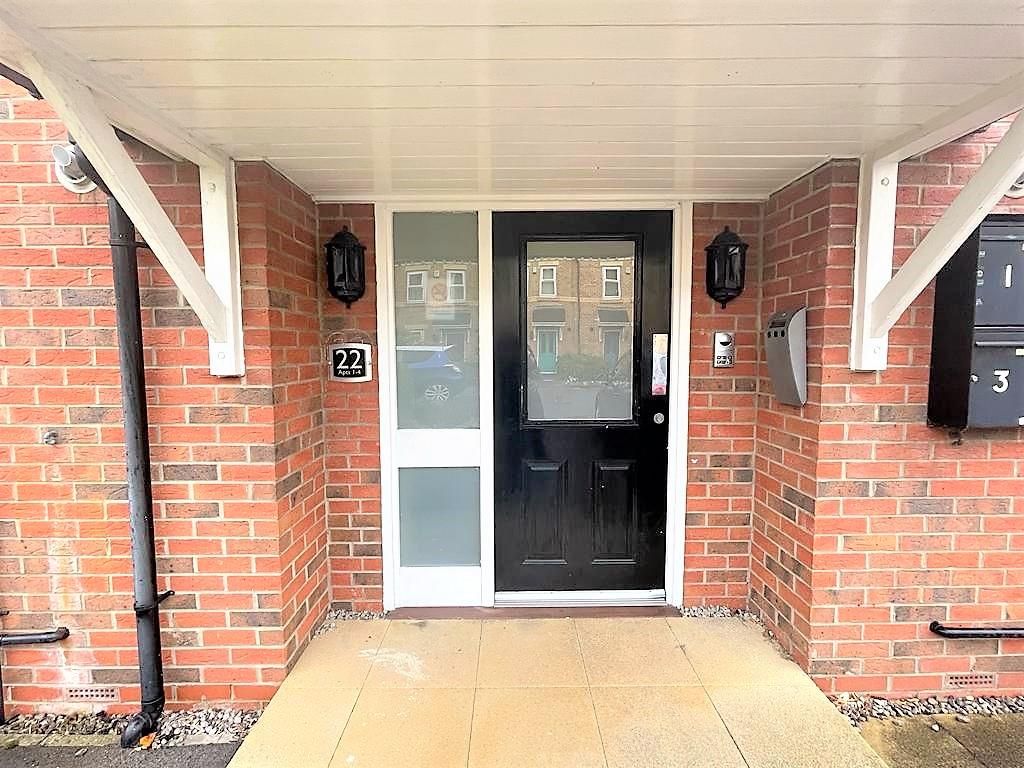 2 bed flat to rent in Sanderson Close, Hull HU5, £525 pcm Zoopla