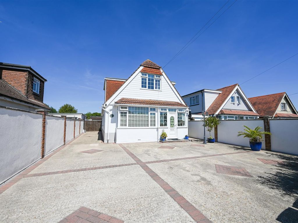4 bed detached house for sale in Rose Green Road, Rose Green, Bognor