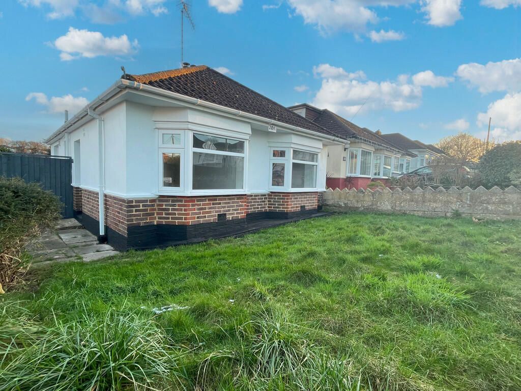 2 bed bungalow for sale in Wakefield Road, Southampton SO18, £270,000