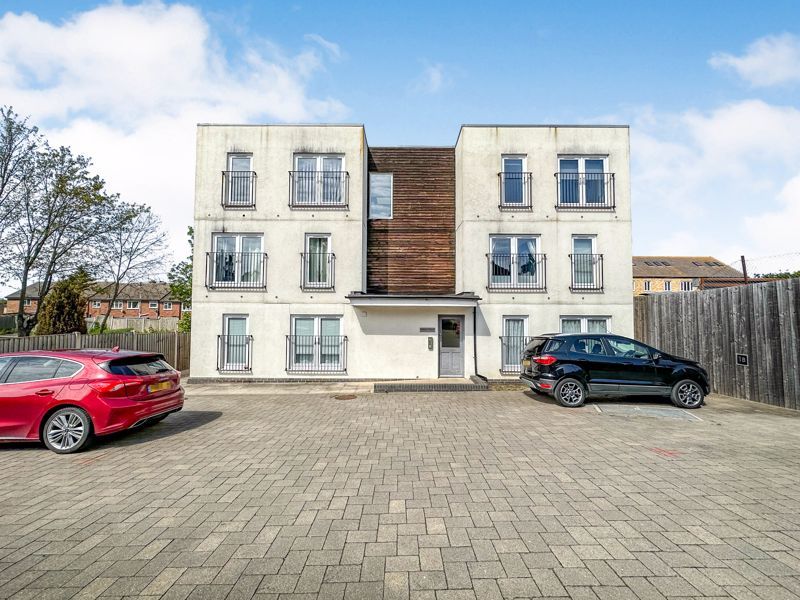 2 bed flat for sale in King Street, StanfordLeHope SS17 Zoopla