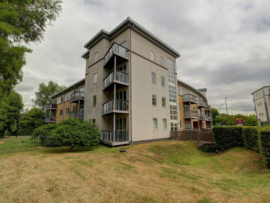2 bed flat for sale in Ryemead Way, High HP11 Zoopla
