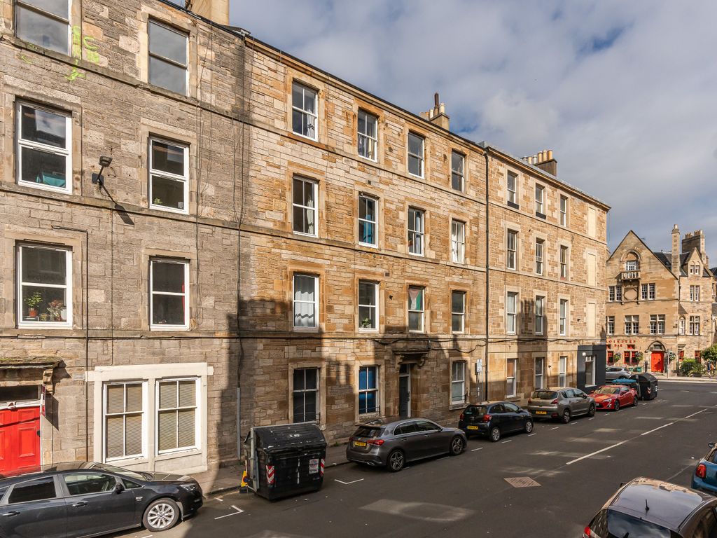 2/5 Drumdryan Street Edinburgh EH3  