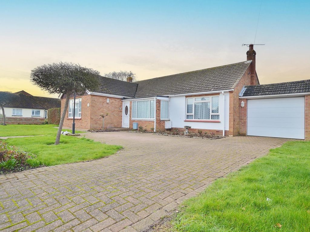 3 bed detached bungalow for sale in Cottage Grove, ClactonOnSea CO16