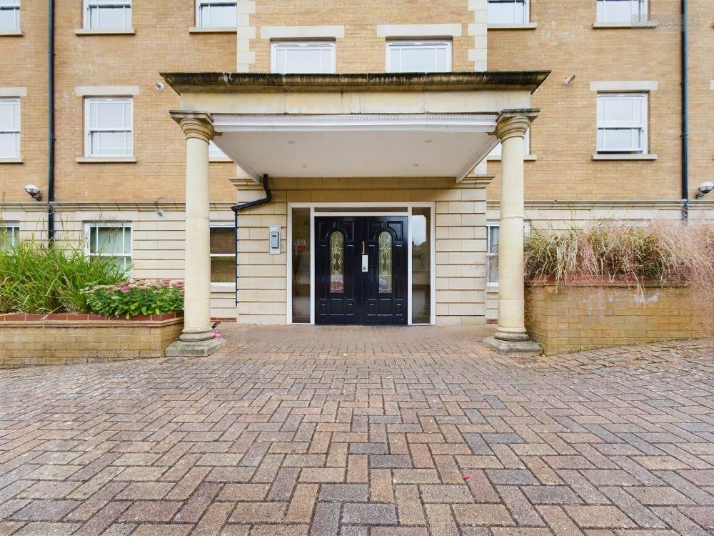 3 bed flat for sale in Thorpe Road, Longthorpe, Peterborough PE3, £220,000 Zoopla