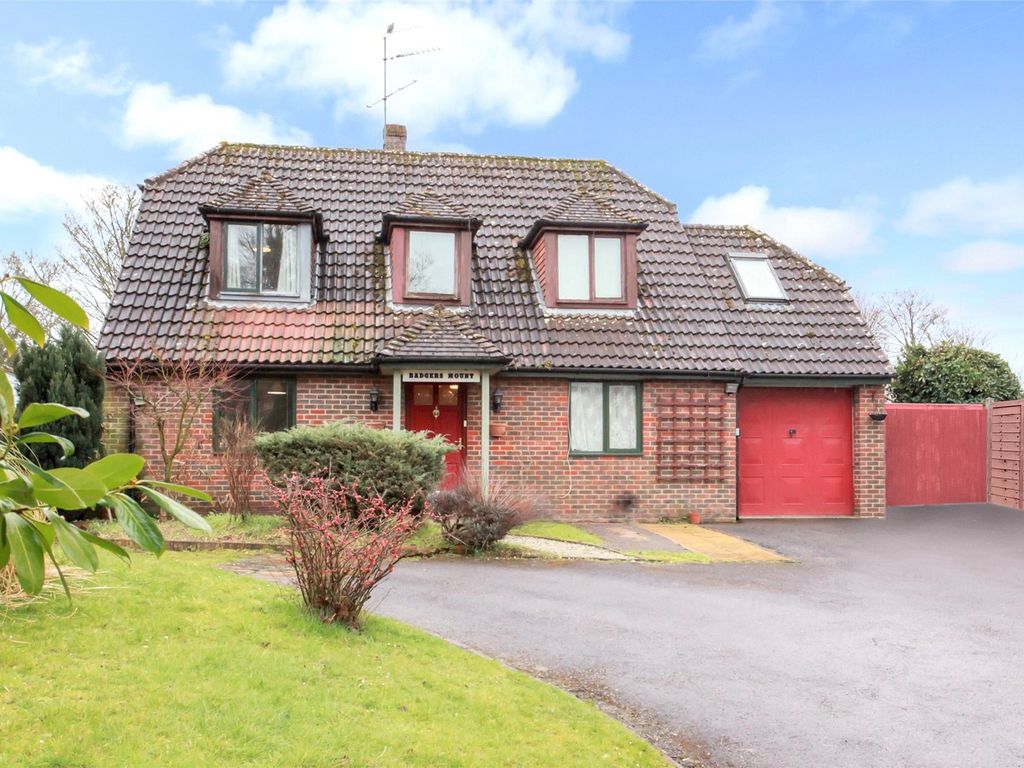 4 bed detached house for sale in London Road, Devizes, Wiltshire SN10