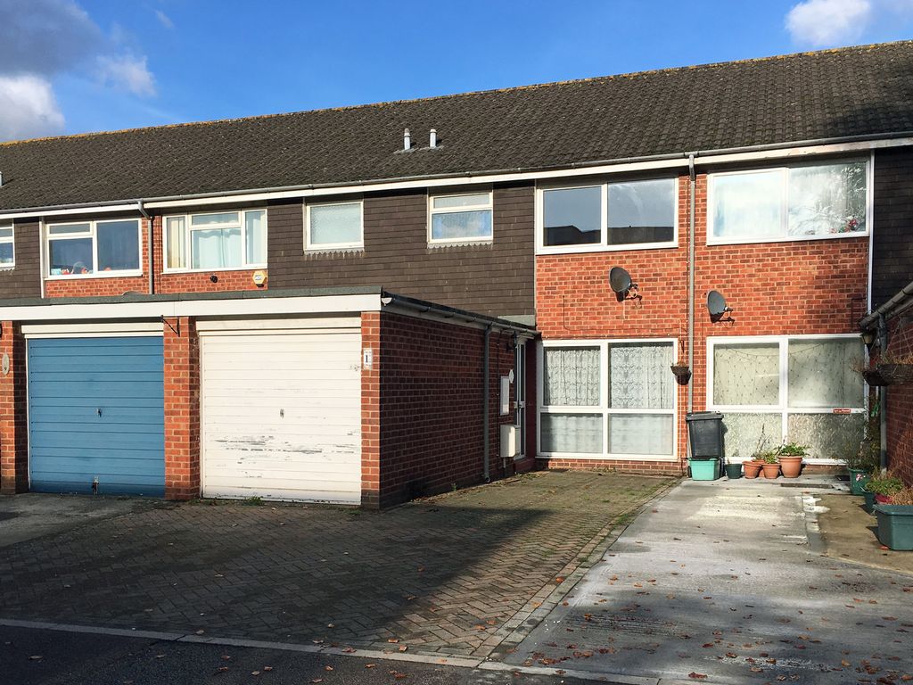 3 bed terraced house to rent in Denmark Road, Gloucester GL1, £1,300