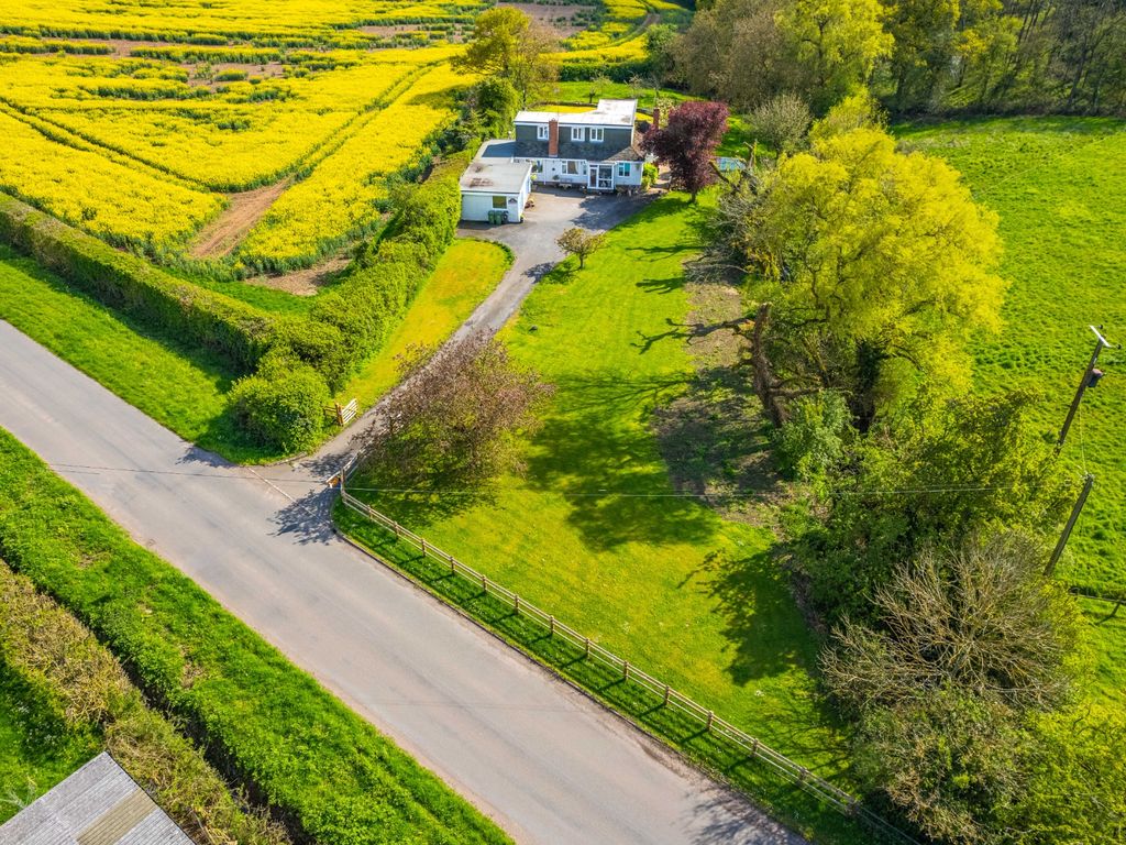 3 bed detached house for sale in Low Road, Church Lench, Evesham WR11