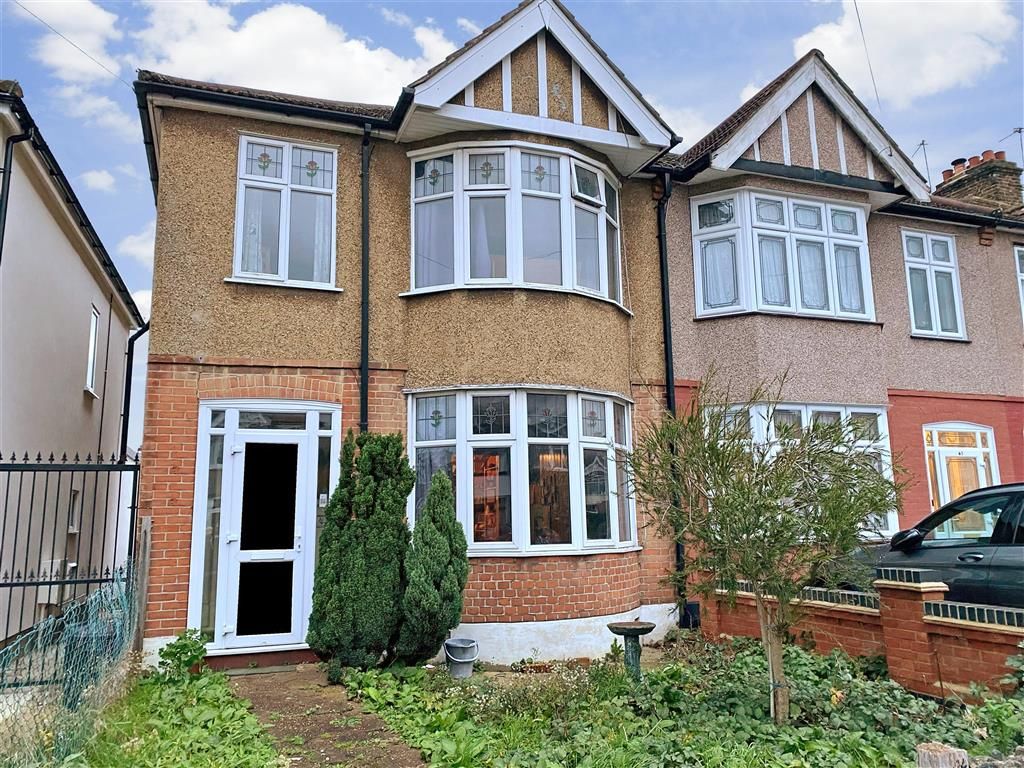 3 bed end terrace house for sale in Burnway, Hornchurch, Essex RM11, £