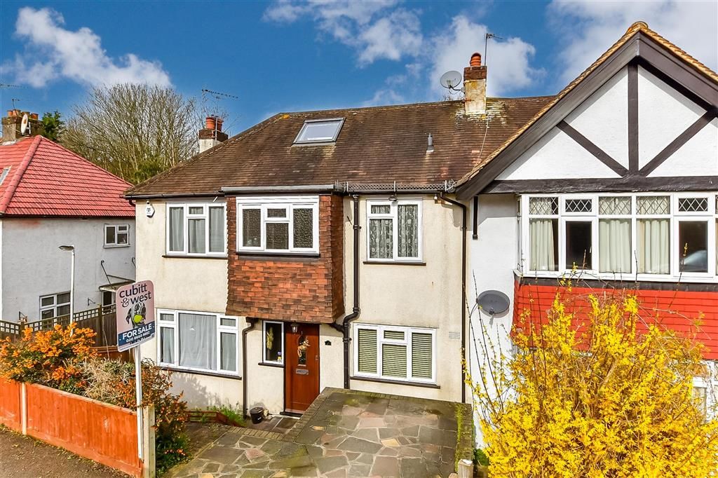 3 bed semidetached house for sale in Reddown Road, Coulsdon, Surrey