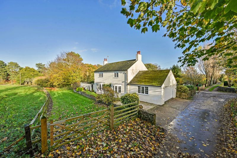 4 bed detached house for sale in Blackhouse Hill, Newington, Folkestone