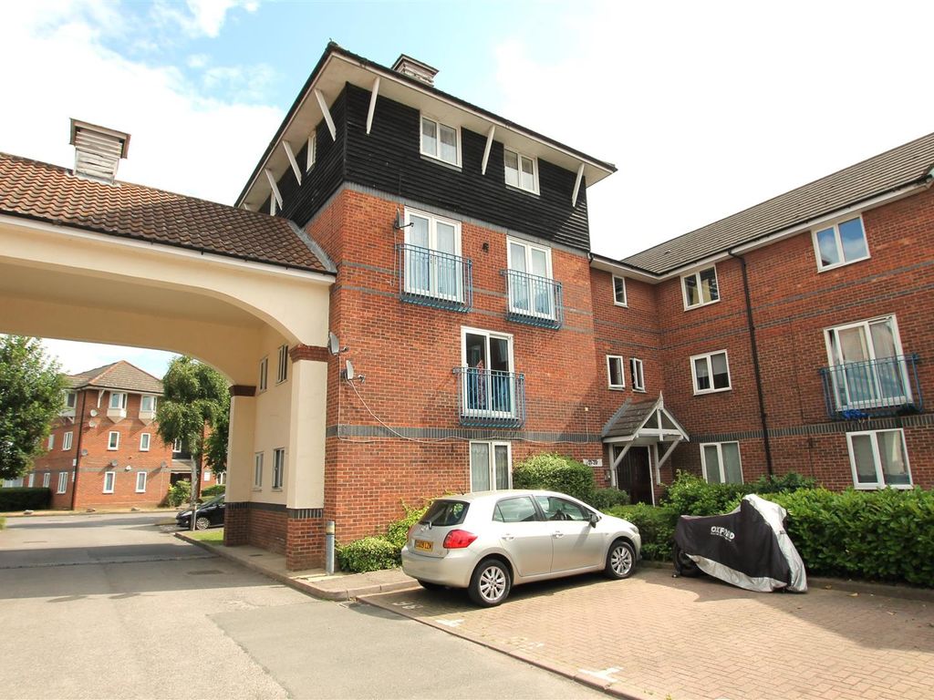 1 bed flat to rent in Mandeville Court, Lower Hall Lane, Chingford
