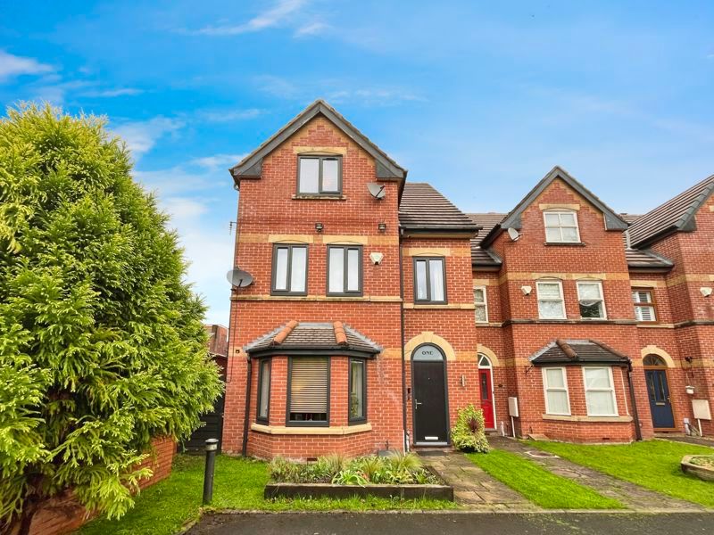 4 bed town house for sale in Ash Lawns, Bolton BL1, £395,000 Zoopla