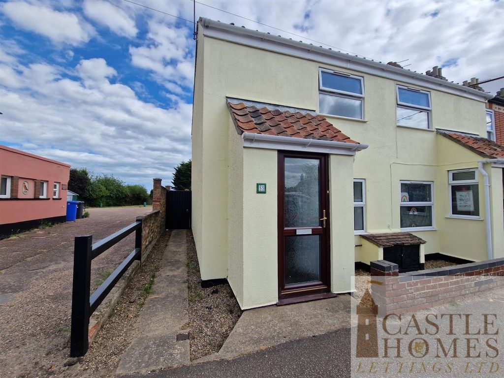 2 bed end terrace house to rent in The Street, Carlton Colville