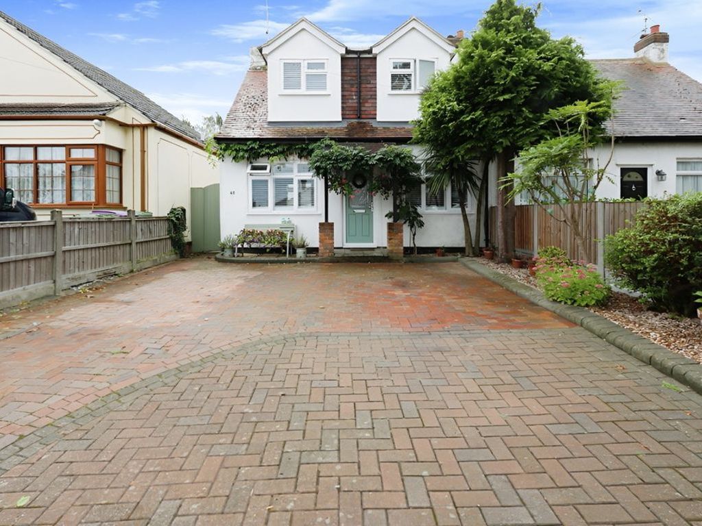 4 bed semidetached house for sale in Woodcutters Avenue, LeighOnSea