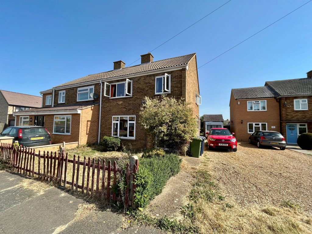 3 bed semidetached house for sale in Pettit Road, Godmanchester