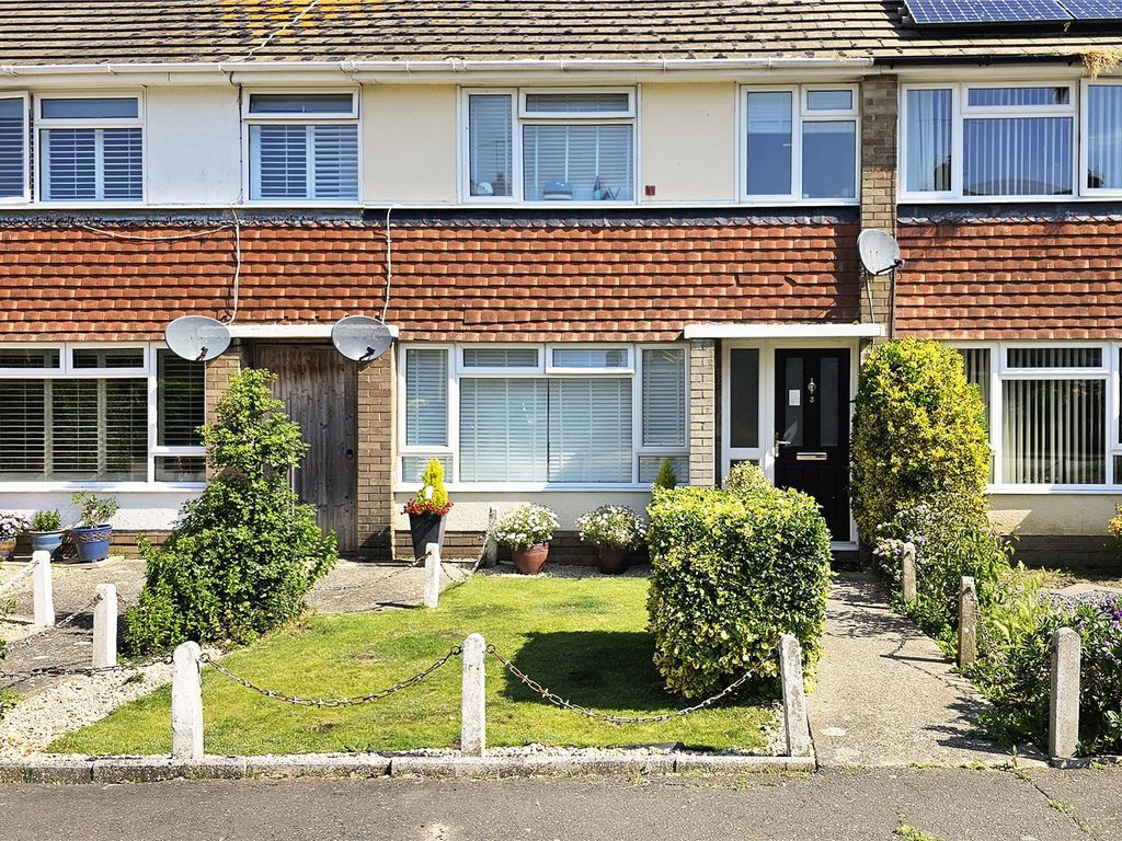 3 bed terraced house for sale in Sussex Gardens, Rustington