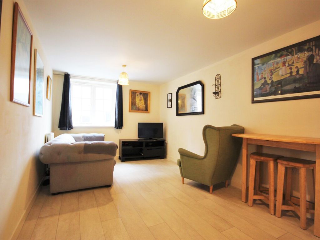2 bed flat for sale in Kings Wharf, Mill Street, Wantage, Oxfordshire