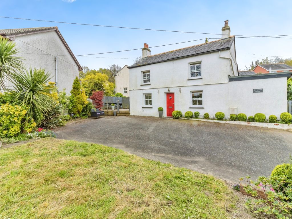 3 bed detached house for sale in Holmbush Road, St. Austell, Cornwall PL25, £220,000 Zoopla