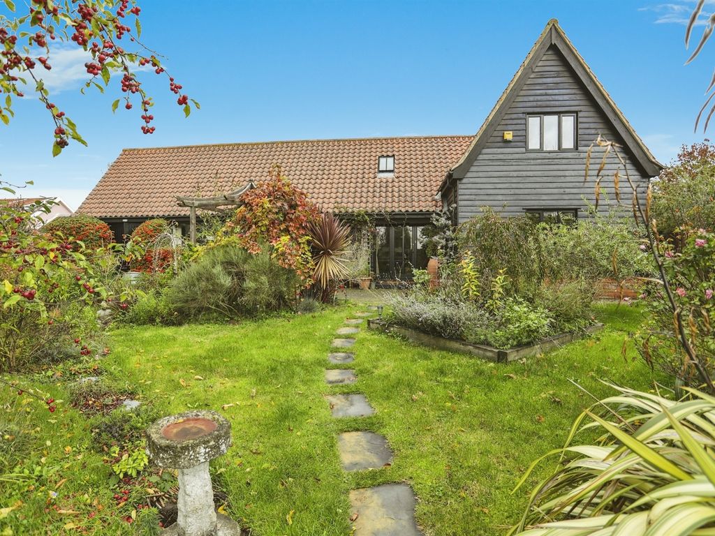 3 bed barn conversion for sale in Carlton Road, Kelsale, Saxmundham