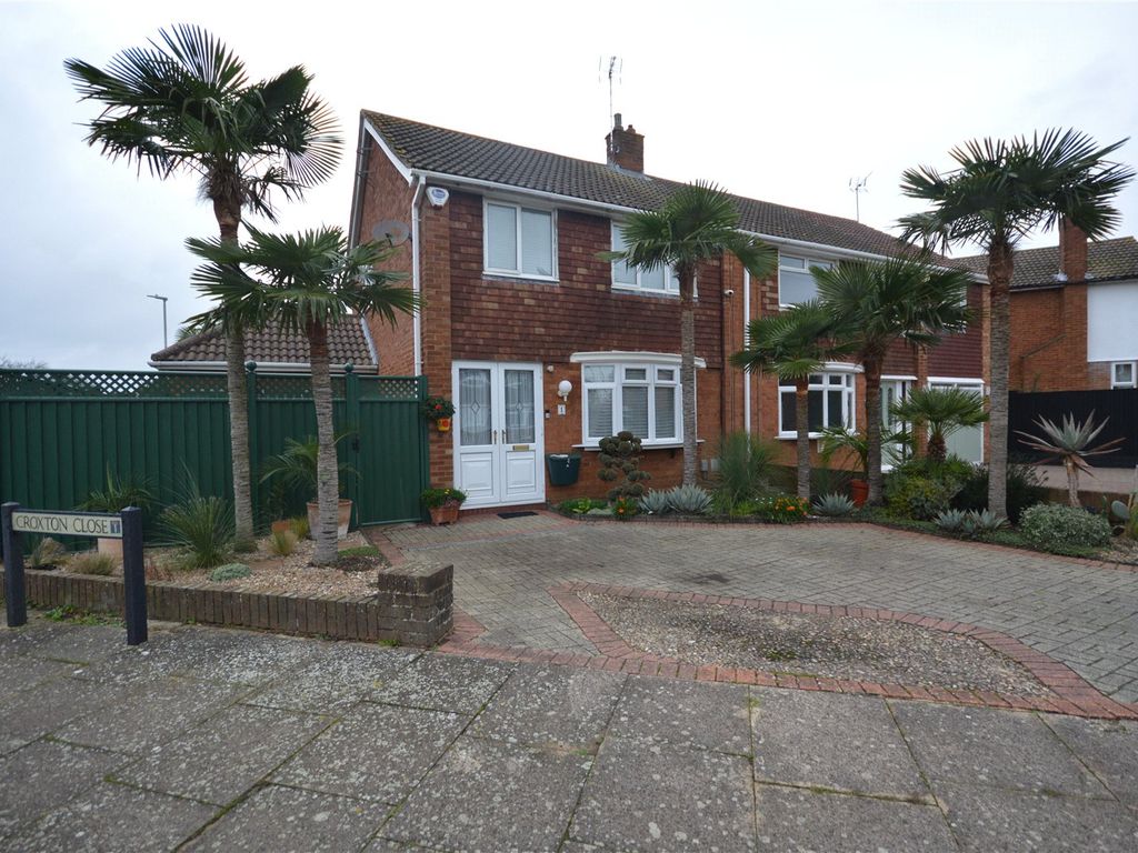 Croxton Close, Luton, Bedfordshire LU3  