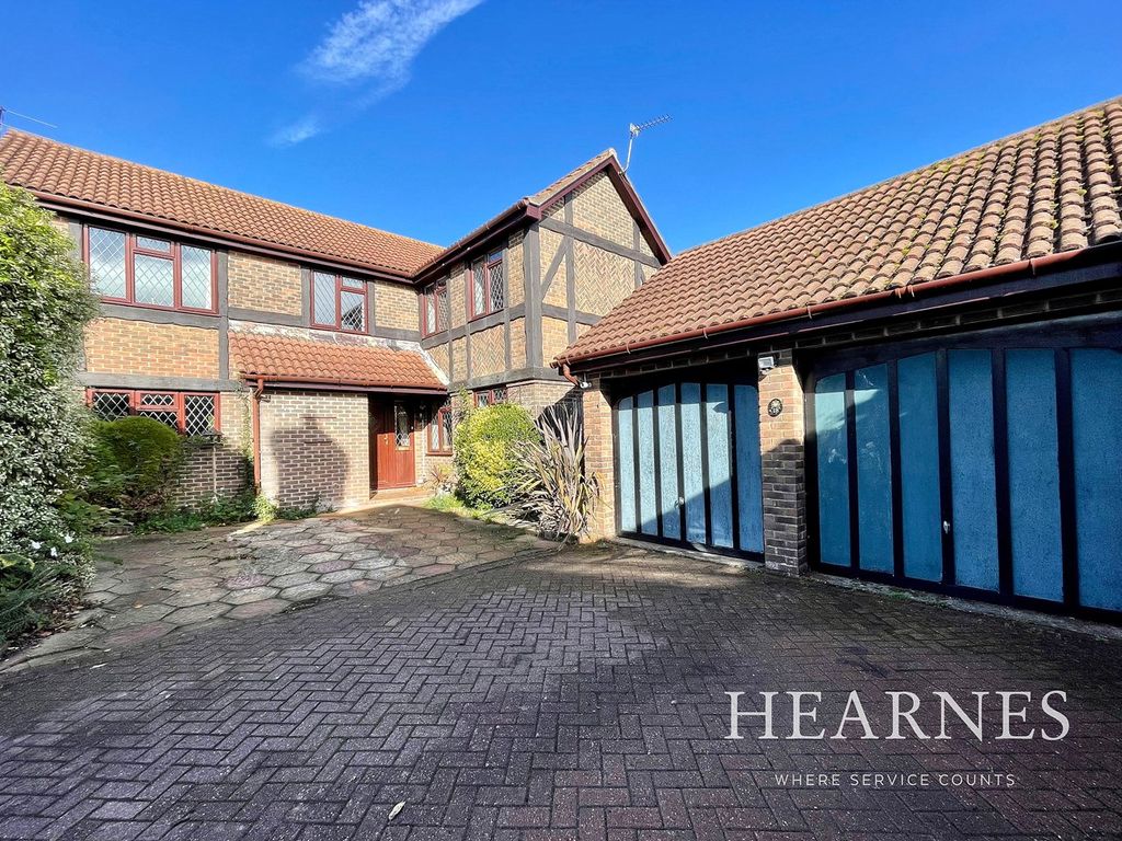 5 bed detached house for sale in Walsingham Dene, Littledown