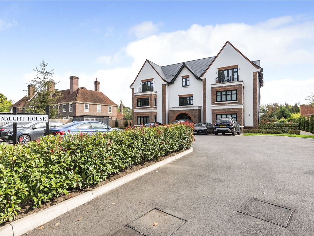 3 bed for sale in London Road, Bagshot, Surrey GU19 Zoopla