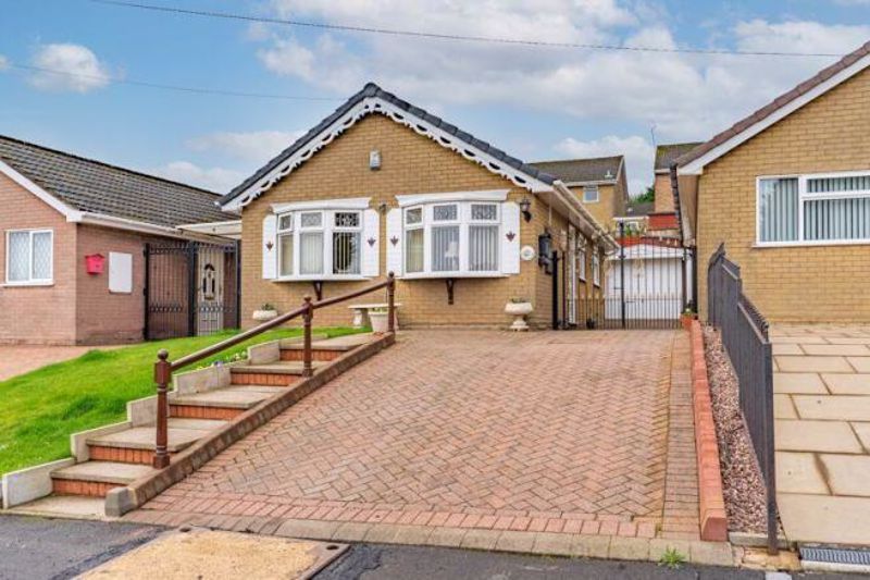 2 bed detached bungalow for sale in Buckingham Road, Rowley Regis B65