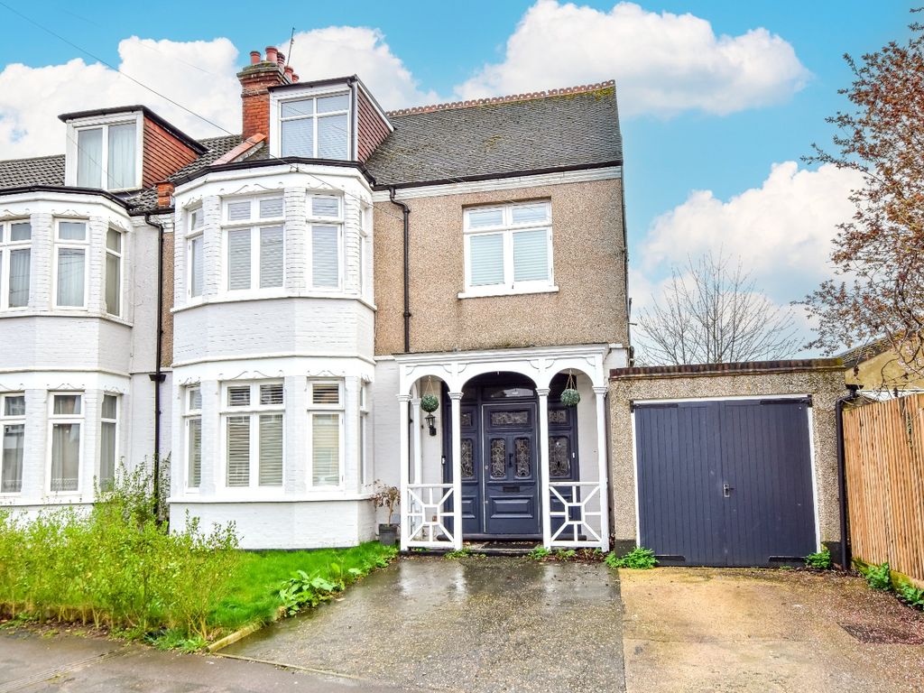 5 bed semidetached house for sale in Mildred Avenue, Watford