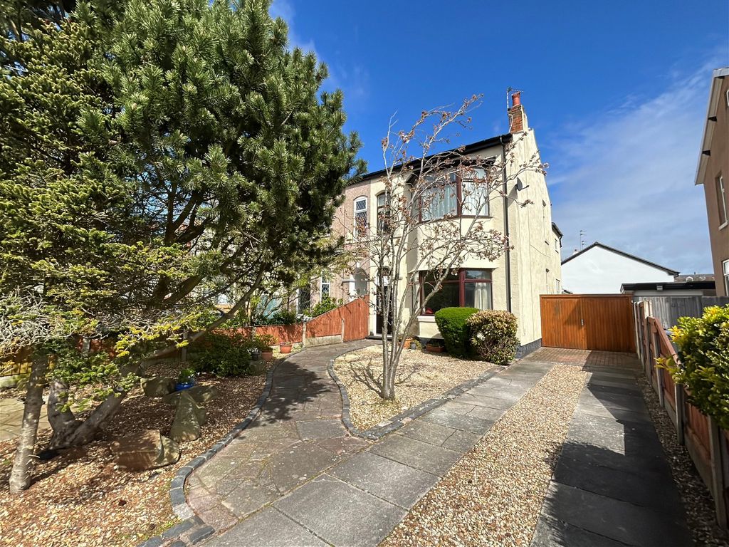 4 bed semidetached house for sale in Belmont Street, Birkdale