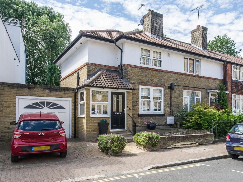 3 bed end terrace house for sale in Rotherhithe Street, London SE16