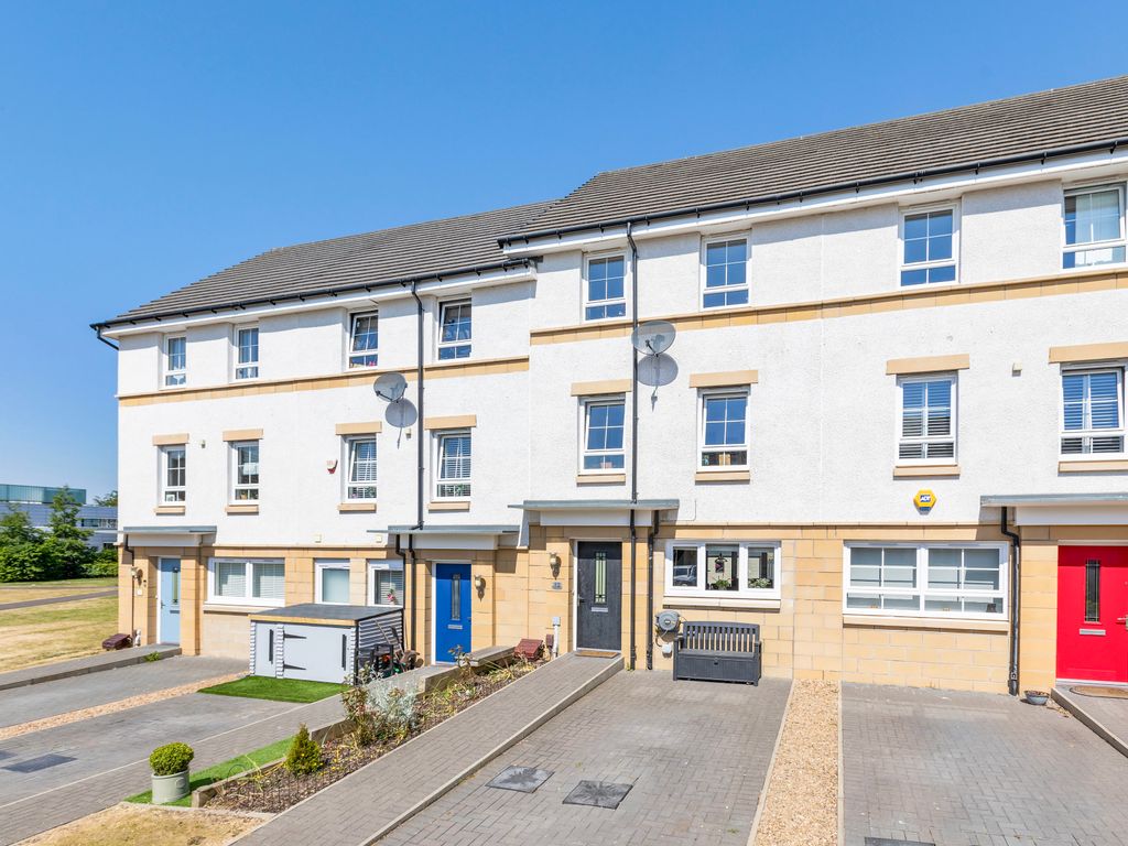 4 bed town house for sale in 12 Skerryvore Loan, Fairmilehead