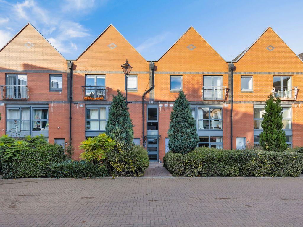 4 bed property for sale in 20/1 Easter Dalry Rigg, Haymarket, Edinburgh